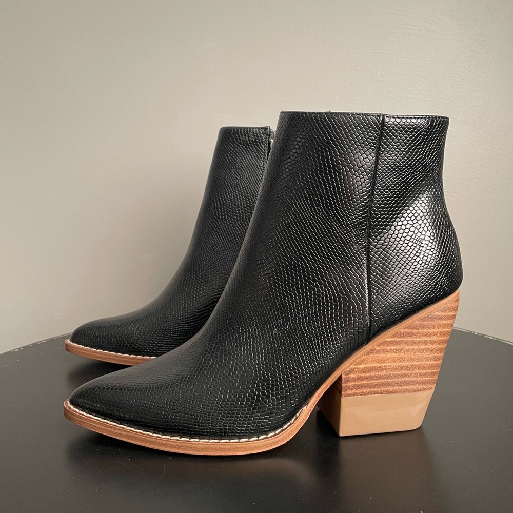 ARiderGirl Women's Boots Kathy Stacked Heel Black Ankle Booties Size 6.5